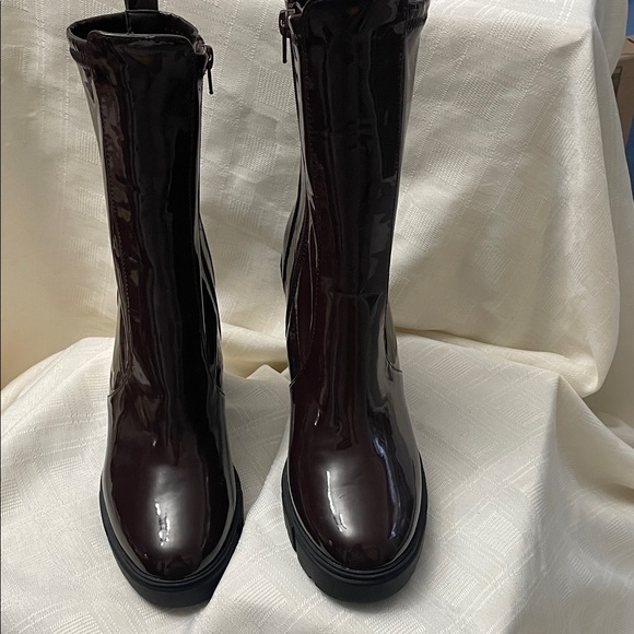 Aldo Dark Burgundy Patent Heeled Boots LIKE NEW - Picture 1 of 9